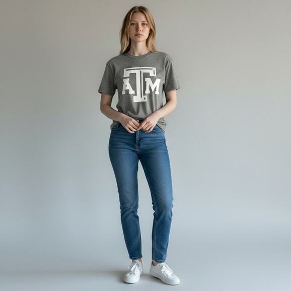 Women's NCAA Texas A&M Aggies Gray with Logo T-shirt Alta Gracia Size Medium - Picture 3 of 6